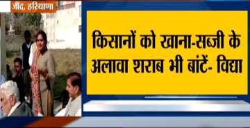 Congress leader Vidya rani shocking remark, Vidya rani distribute liquor to farmers, Congress leader