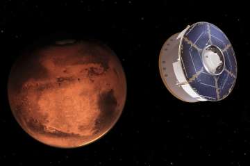 NASA depicts the Mars 2020 spacecraft carrying the Perseverance rover as it approaches Mars.