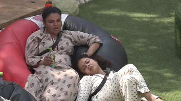 Bigg Boss 14: Rakhi Sawant gets emotional while describing financial challenges her family is facing