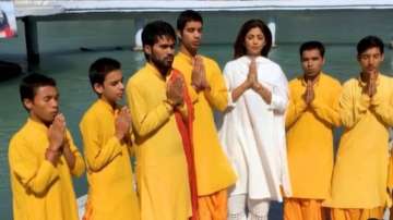 Shilpa Shetty chants 'Mahamrityunjaya mantra' in Haridwar, calls the experience therapeutic