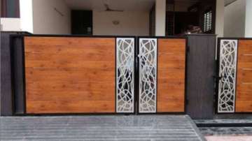 Vastu Tips: Make small gate at the main entrance to get rid of debt