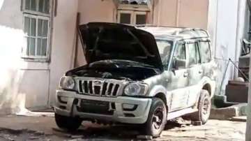 Antilia bomb scare: Car, gelatin sticks found near Mukesh Ambani's house sent for forensic test
