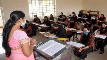 Offline classes in colleges to continue in Karnataka