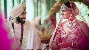 Jasprit Bumrah marries Sanjana Ganesan