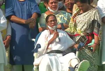 'Injured tiger more dangerous, will campaign on wheelchair': Mamata Banerjee at TMC roadshow