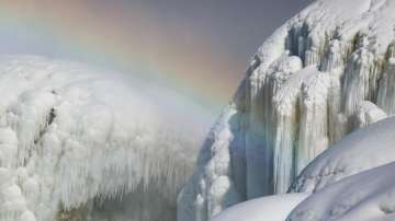 Pictures and videos of half-frozen Niagara Falls leave Tweeple amazed. Seen them yet?