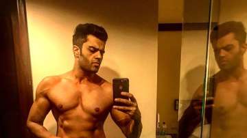 Maniesh Paul flaunts washboard abs in throwback picture on Instagram