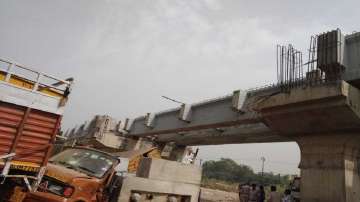 Under-construction Bridge, Collapse, Delhi, Punjabi Bagh, Death, rescue operation 