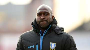 Sheffield Wednesday manager Darren Moore develops pneumonia after COVID-19 infection