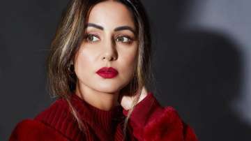 Hina Khan mourns demise of father, shares emotional message thanking fans for 'support and love'