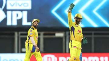 Suresh Raina, MS Dhoni, csk