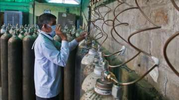 Maharashtra: Oxygen leaks at Parbhani hospital, staff saves 14 patients 