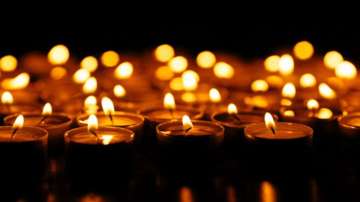 Vastu Tips: Put this coloured candles on south direction of the house will increase monetary flow