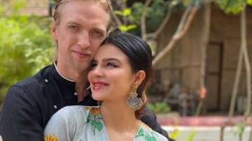 Aashka Goradia, husband Brent Goble test positive for COVID-19 