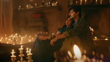'Is Qadar' song out: Tulsi Kumar, Darshan Raval's endearing chemistry wins hearts in new song