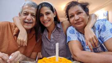 Inside Aahana Kumra's birthday celebration with her parents | PICS