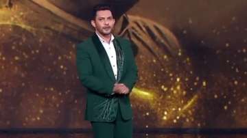 Indian Idol 12: Aditya Narayan slammed for taking jibe at Amit Kumar, fans want THIS contestant to g