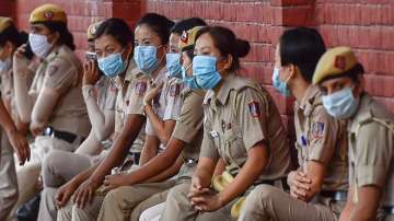 Cop, Police Lines, wearing mask, Uttar Pradesh, Bahraich, coronavirus pandemic, covid second wave, c