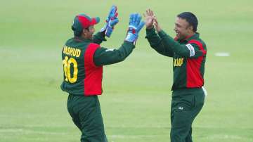 Wicketkeeper Khaled Mashud of Bangladesh with Khaled Mahmud