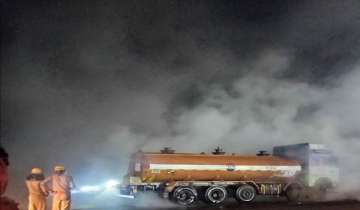 Acid leaks from tanker en route Kolkata on NH-16