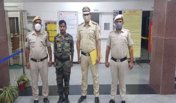 Delhi: Man poses as army officer to attract women on social media; arrested