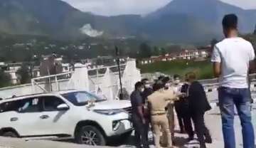 Kullu SP Gaurav Singh was seen slapping Additional SP Brijesh Sood, who is Chief Minister Jai Ram Thakur's security in-charge.