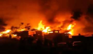 Jammu and Kashmir: Massive fire breaks out in Baramulla, Army jawans rescue people