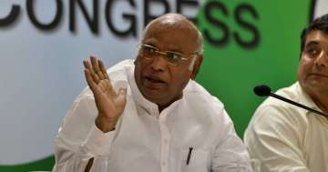 Congress to contest 2022 Punjab polls under leadership of Sonia, Rahul Gandhi: Mallikarjun Kharge
 