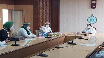 Rakesh Tikait meets Mamata Banerjee and Yashwant Sinha in Kolkata