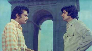 Manoj Kumar recalls 'special memories of life' with Amitabh Bachchan in 'Roti, Kapda Aur Makaan'