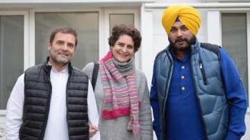 Navjot Singh Sidhu has claimed that he is going to meet the Gandhis on Tuesday 