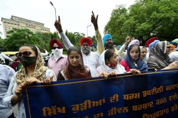 sikh body protests in delhi