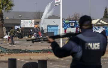 10 dead in South Africa riots over jailing of ex-President Jacob Zuma
