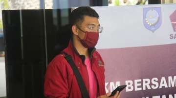 Man with Covid disguises as wife, wears niqab to board Indonesian flight