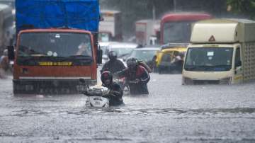 IMD issues red rain alert for 5 Maharashtra districts, 'orange' warning for Mumbai