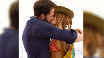 Jennifer Lopez shares steamy kiss with Ben Affleck, makes relationship Instagram official