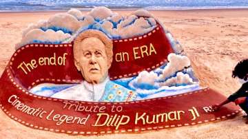 Sudarsan Pattnaik pays tribute to legendary actor Dilip Kumar with special sand art