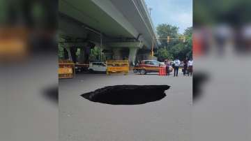 Massive chunk of road caves in under flyover in South Delhi, traffic halted