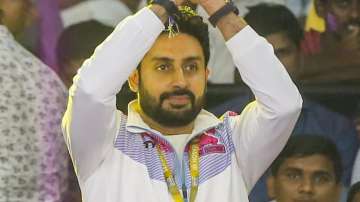 Abhishek Bachchan hospitalized after hand injury; Big B, sister Shweta pay him visit: Report