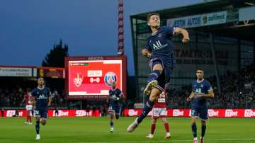 Ander Herrera scores PSG's opening goal against Brest.