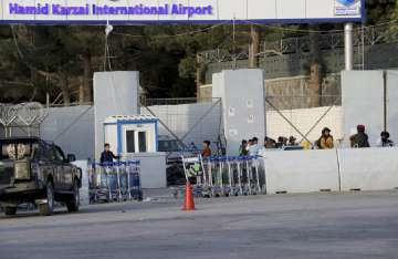 Taliban seals off Kabul airport, stops people as evacuation process nears end