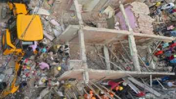 Delhi, building collapse, building collapse UPDATE, one killed, three injured, Nand Nagri area, late