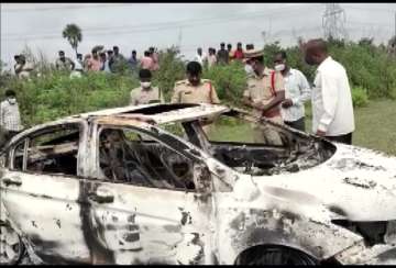 Former BJP leader, bjp leader dead, bjp leader death, burnt car trunk, Telangana, Medak  district, l