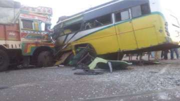 thirty five injured, bus truck collision, Himachal Pradesh, Solan, latest national news updates, him