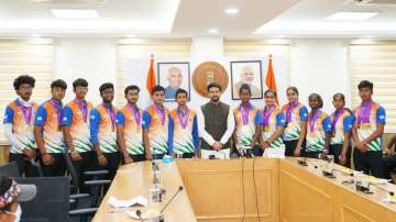 Anurag Thakur with World Youth Archery winners