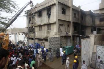 Fire, chemical factory, sixteen killed, Pakistan, Karachi, latest international news updates, chemic