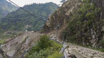 Manali Leh highway, Manali Leh highway blocked, Boulders roll down, Himachal Pradesh, Lahaul Spiti d