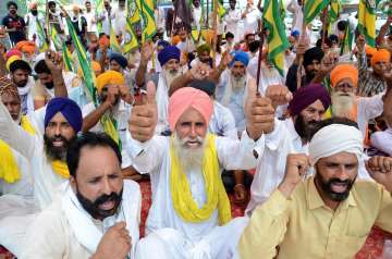 farmers lathicharge