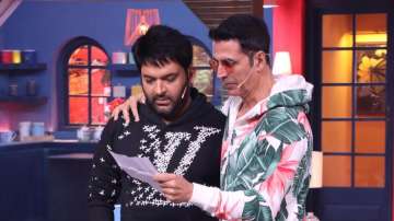 The Kapil Sharma Show: Akshay Kumar calls Shah Rukh Khan to fulfil fan's wish