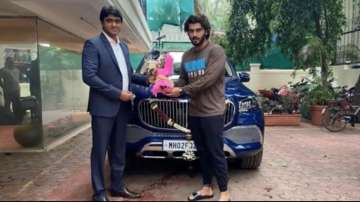 Arjun Kapoor with his new luxury car